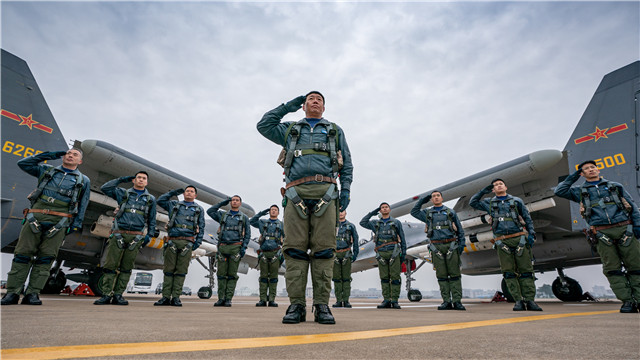 特級(jí)飛行員郝井文：戰(zhàn)鷹，為祖國(guó)奮飛