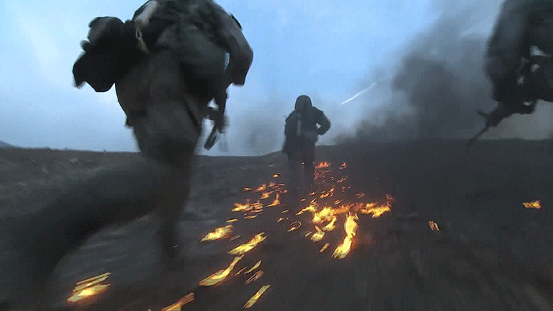 面對套路滿滿的“專業(yè)藍(lán)軍”，紅軍能成功突圍嗎？