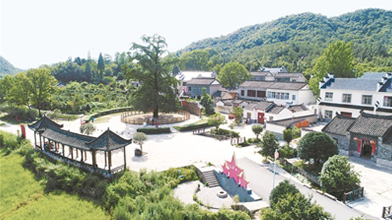 大別山深處，昔日的窮山溝蝶變?yōu)檫h(yuǎn)近聞名的幸福村