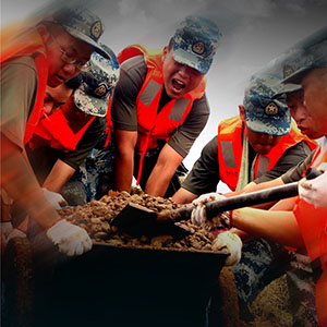 海報(bào)｜抗洪搶險(xiǎn)，東部戰(zhàn)區(qū)空軍沖鋒在前！