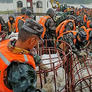 突發(fā)破閘！第71集團(tuán)軍“鋼鐵勁旅?”千名官兵晝夜奮戰(zhàn)排險(xiǎn)