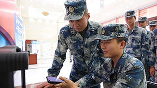 享受網(wǎng)絡(luò)便利、確保軍營(yíng)網(wǎng)絡(luò)安全，看看空軍這個(gè)師怎么做