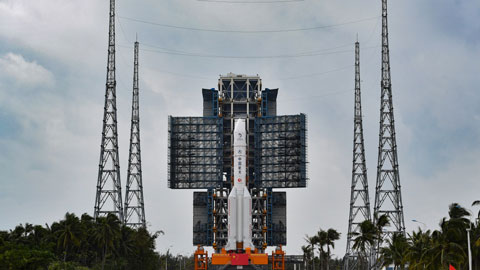 從“奔月”到“攬?jiān)隆?，中?guó)探月永葆赤子心