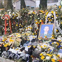 四位戍邊烈士墓前，今年清明最令人淚目的畫面和文字！