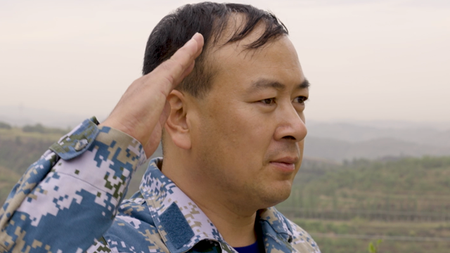 “建”功為民“書”寫奉獻(xiàn)，好一個(gè)不辱使命的“兵干部”