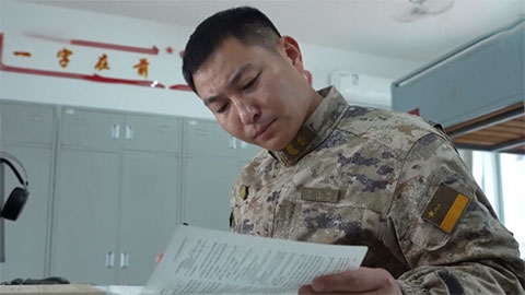 強軍答卷丨聆聽政府工作報告后 他們話使命 談?chuàng)?dāng)