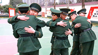 退伍季丨脫下的是軍裝，脫不掉的是那一身“兵味”