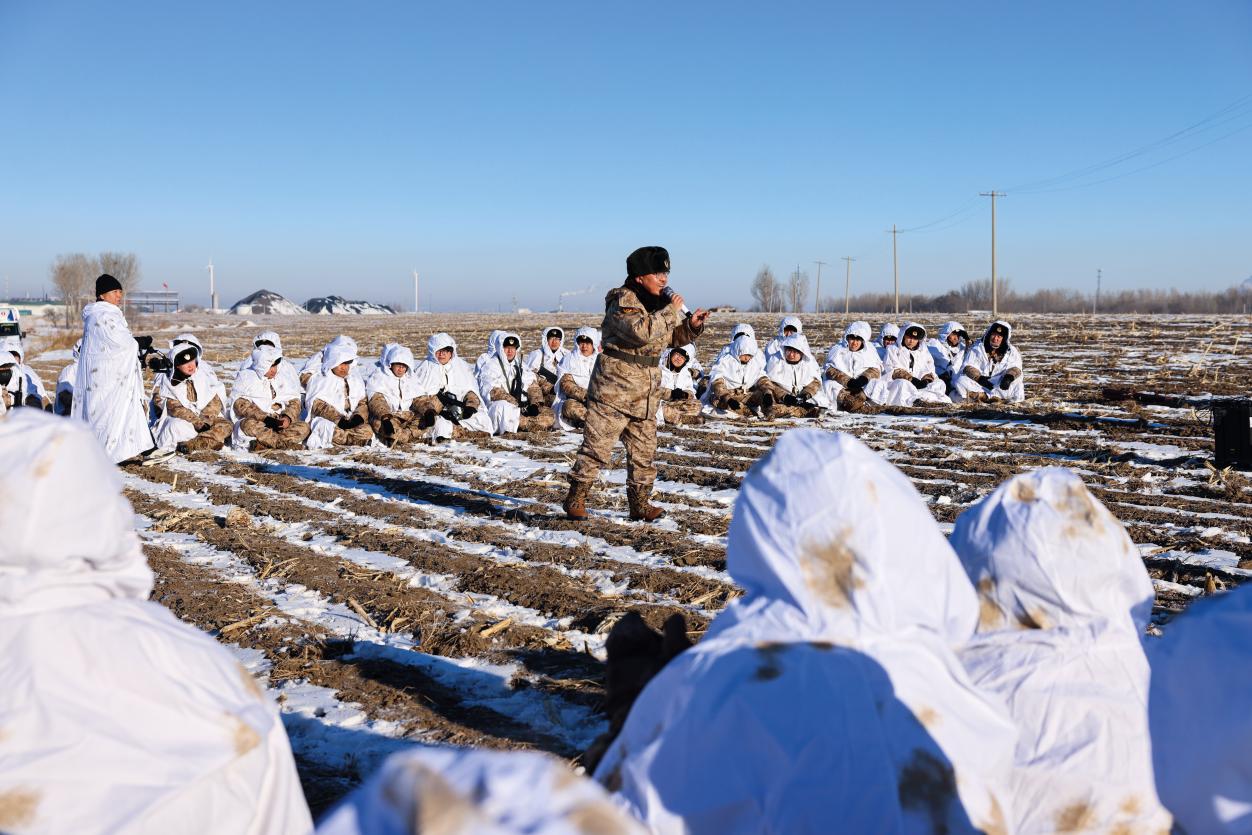 大慶軍分區(qū)靈活開(kāi)展訓(xùn)練中政治工作 李春陽(yáng)攝1