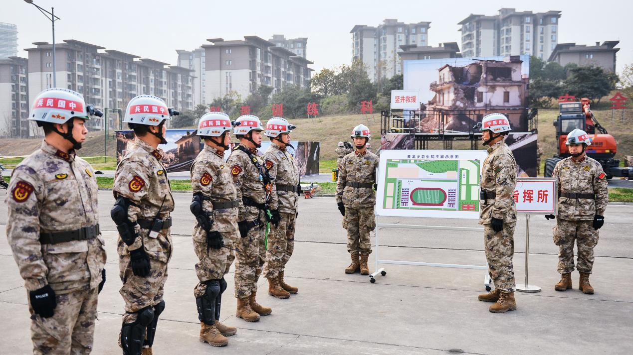 組織民兵特種救援分隊開展特種救援行動訓練演練