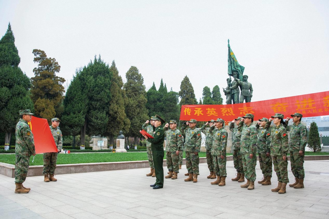 趙縣人武部組織開展傳承英烈志活動(dòng) 重溫入黨誓詞1 朱金炎攝