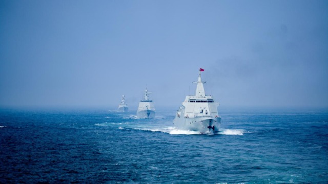 雙“艦”合璧！萬噸大驅(qū)安慶艦東莞艦最新訓(xùn)練畫面