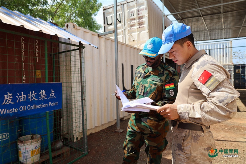 3.評估組檢查后勤保障設(shè)施 韓瑞田攝