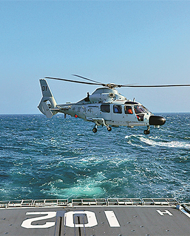 雙艦蹈海 協(xié)同礪劍——海軍某支隊艦艇多科目訓(xùn)練掠影