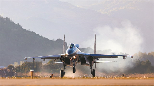 我軍嚴寒條件下實戰(zhàn)化訓(xùn)練扎實展開