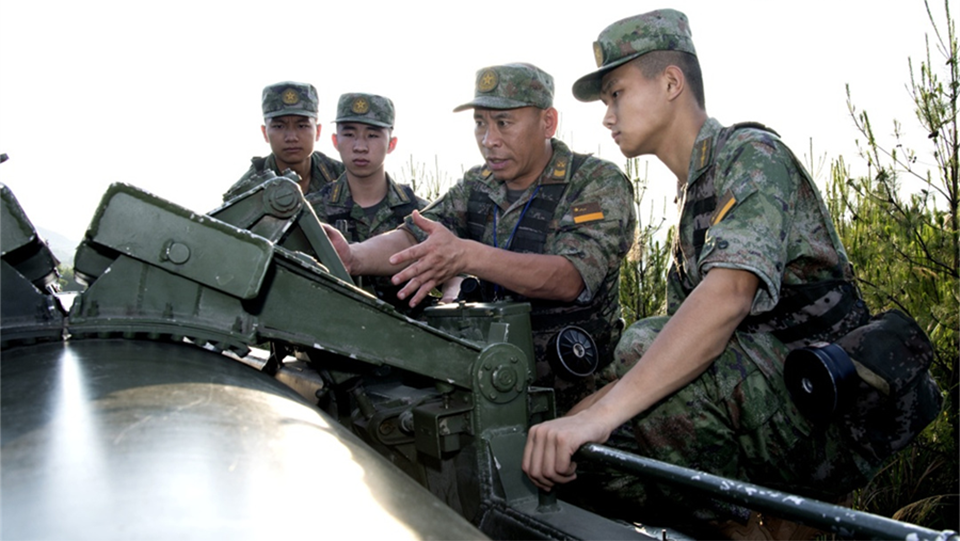 二十大代表何賢達(dá)：“永遠(yuǎn)不滿(mǎn)足于現(xiàn)狀，永遠(yuǎn)向遠(yuǎn)處看”