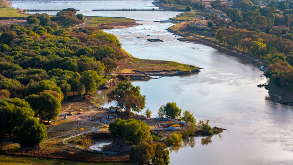 呼和浩特：郊野公園 秋色浸染