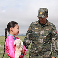 讓軍民團(tuán)結(jié)之花在北疆常開長盛！