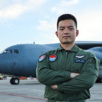駕馭“鯤鵬”戰(zhàn)長空——記空軍航空兵某部飛行員陳思麒