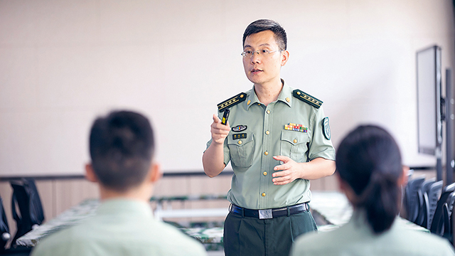 最美新時代革命軍人風(fēng)采｜傅達(dá)林：為強(qiáng)軍事業(yè)貢獻(xiàn)法學(xué)之力