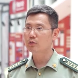 “最美新時代革命軍人”傅達(dá)林重返母校 共話使命責(zé)任