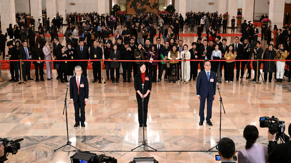 全國政協(xié)十四屆四次會議第三場“委員通道”集體采訪活動舉行