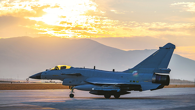 長纓在手，方能以武止戈——軍隊(duì)代表委員談推進(jìn)武器裝備現(xiàn)代化